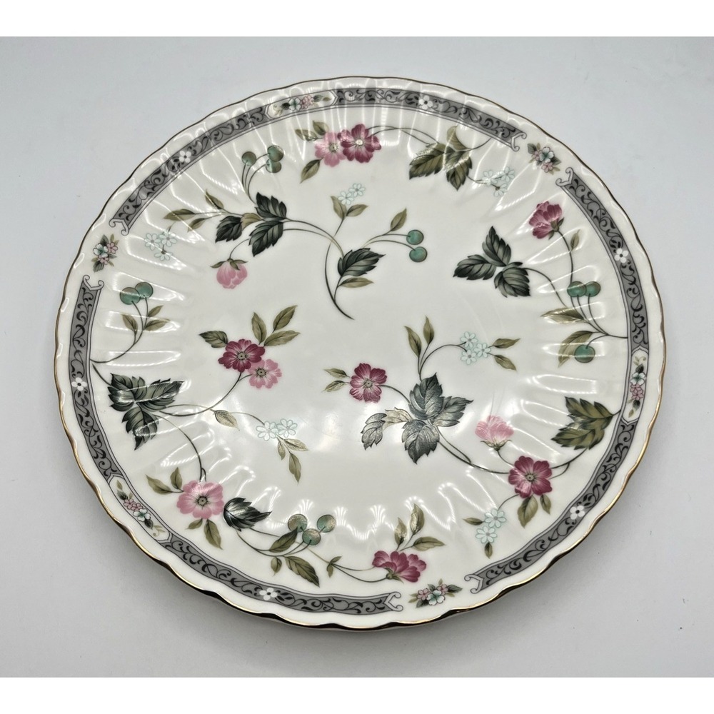 Andrea by Sadek Decorative Cake Plate Scalloped Granny Aesthetic‎